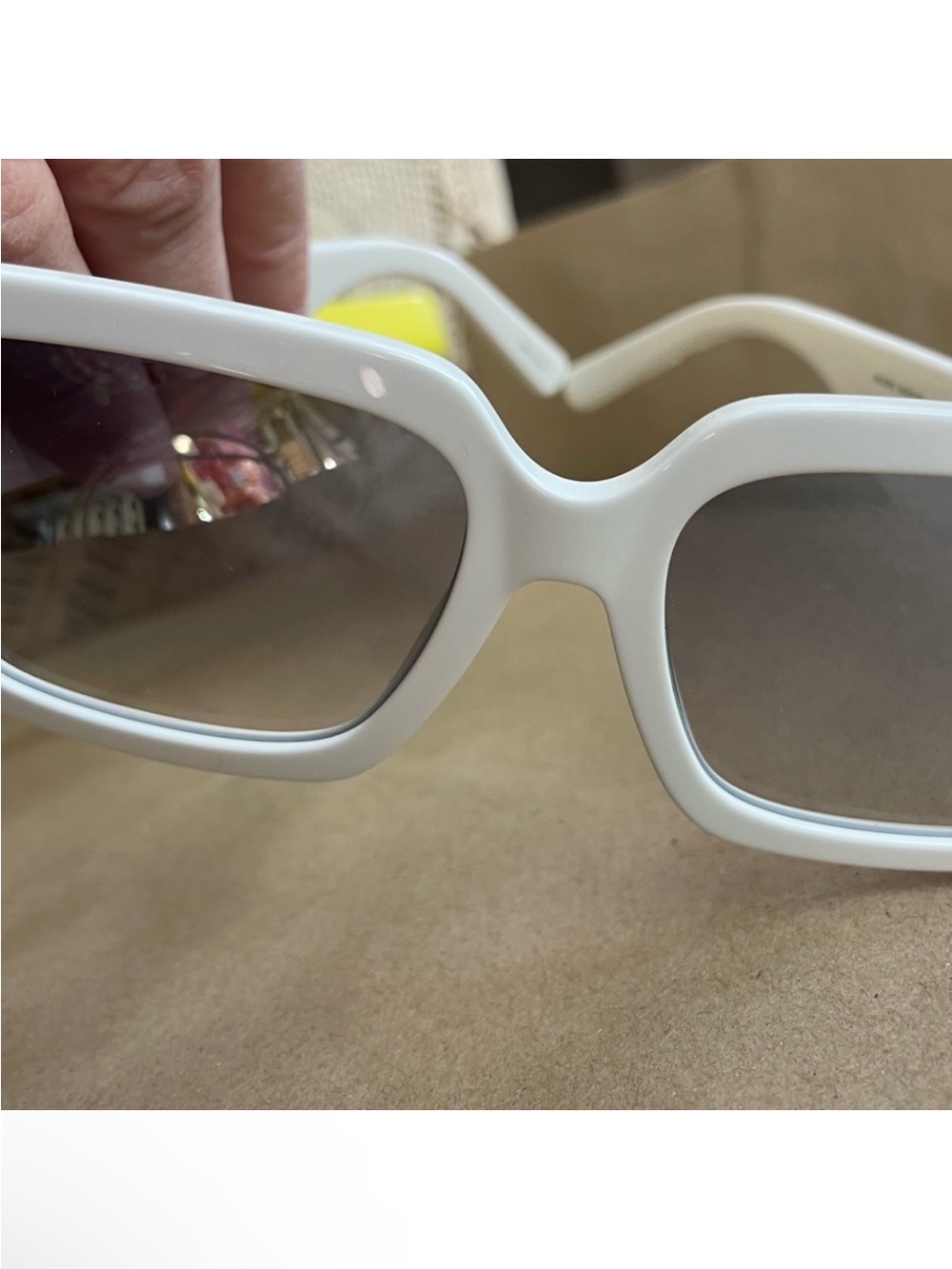 Marc Jacobs White Sunglasses, NWOT, full inclusion  with Yellow Case, dusty - Picture 3 of 7